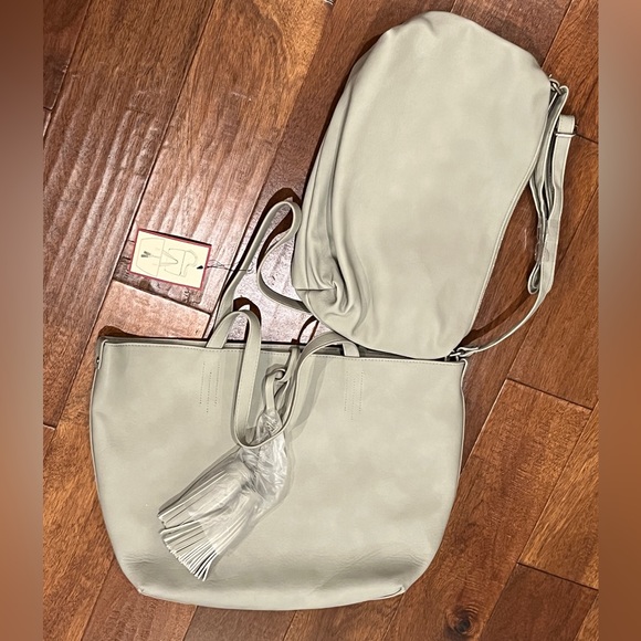 Large light gray tote bag in a bag. NWT - Picture 2 of 9